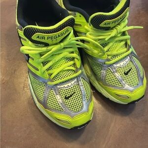 Nike Air Pegasus women's Sneakers - Neon Yellow and Black